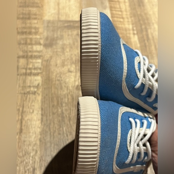 Toms Carmel Heritage Canvas Sneaker - NWT - Picture 10 of 13